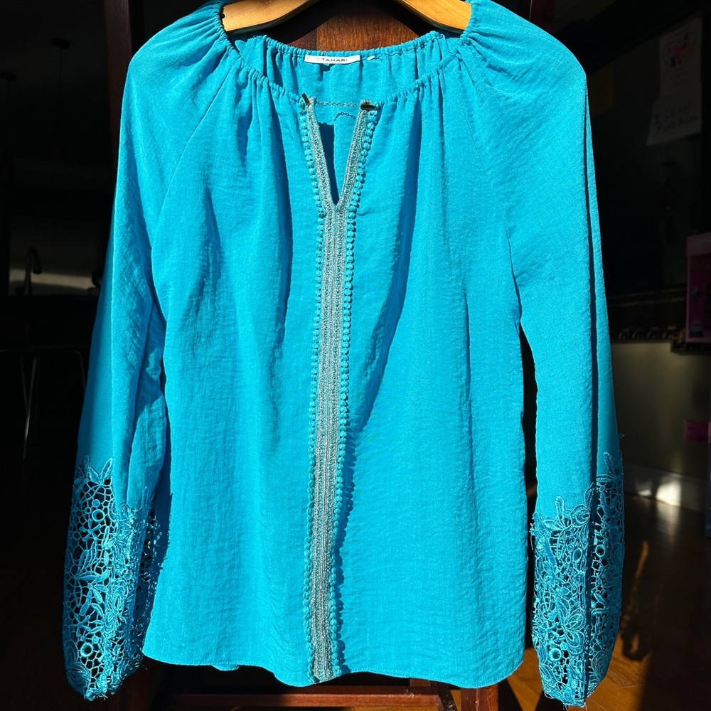 Brand new Tahari blouse, stunning turquoise with silver accents, intricate lace.